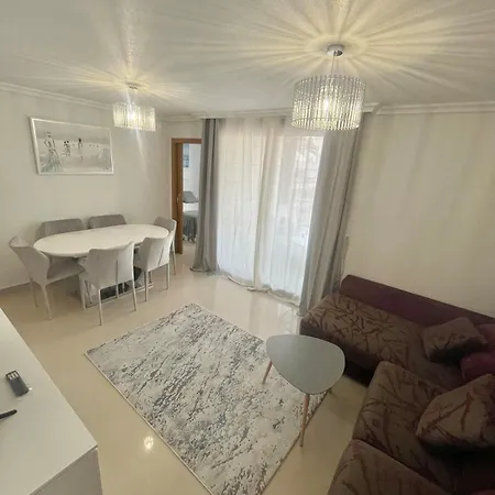 Apartment Your Right On The Beach! *
